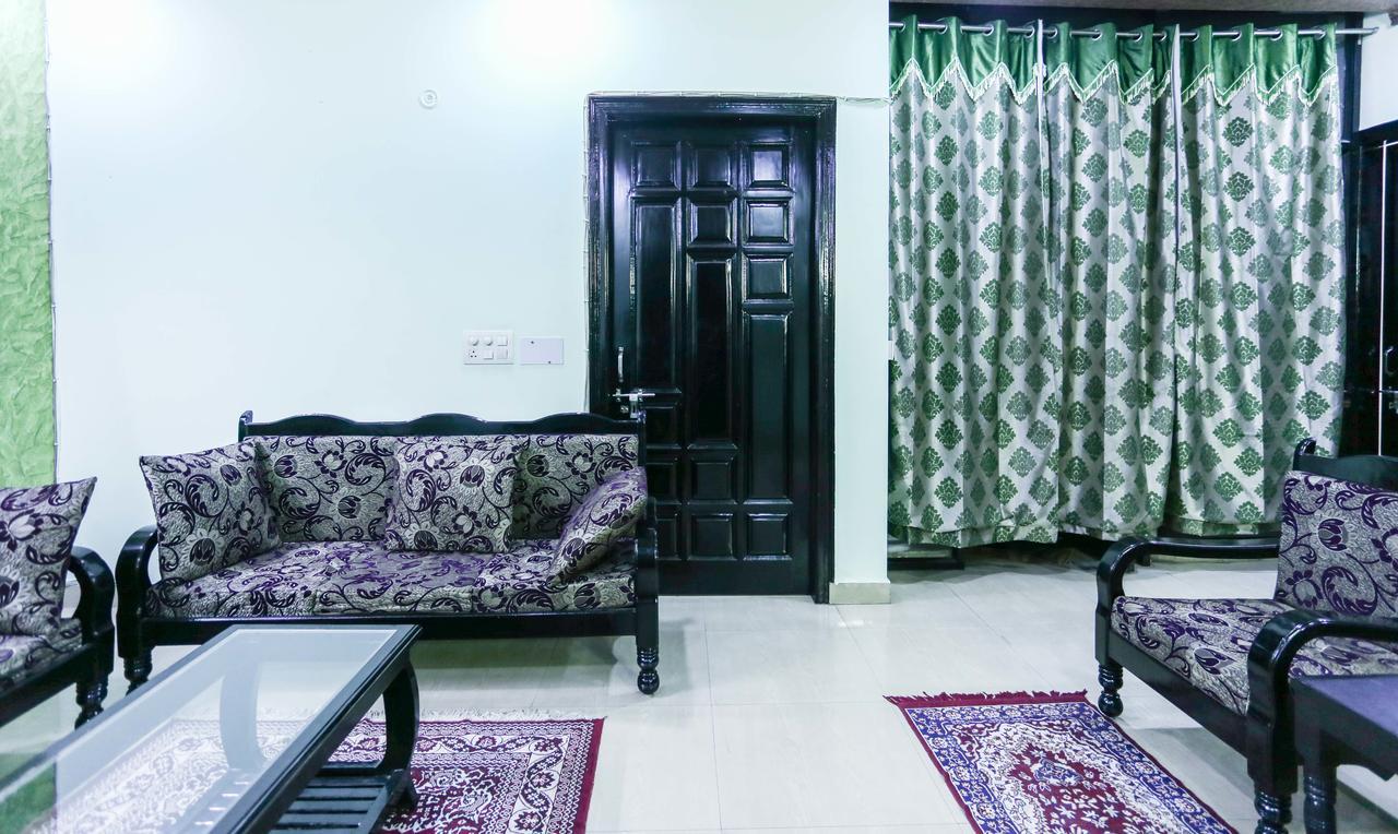 Treebo Trip Sswag 18 Expressway Otel Noida Dış mekan fotoğraf