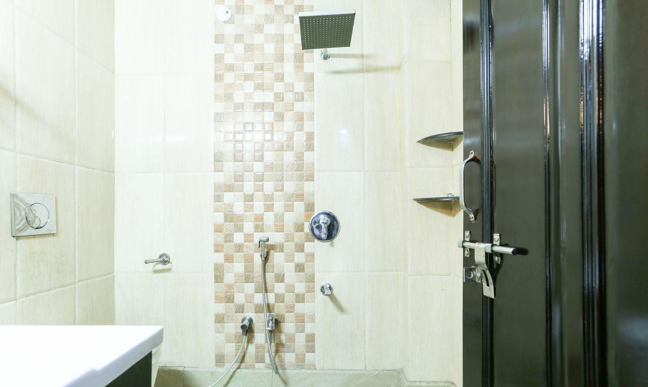 Treebo Trip Sswag 18 Expressway Otel Noida Dış mekan fotoğraf