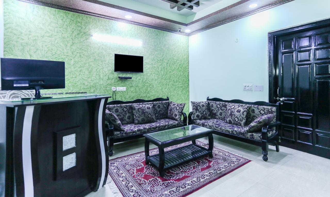 Treebo Trip Sswag 18 Expressway Otel Noida Dış mekan fotoğraf