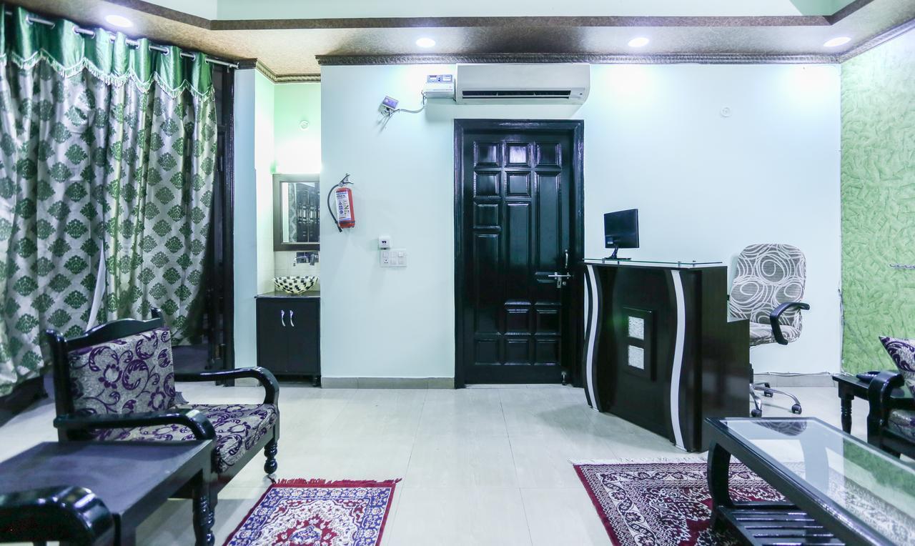 Treebo Trip Sswag 18 Expressway Otel Noida Dış mekan fotoğraf