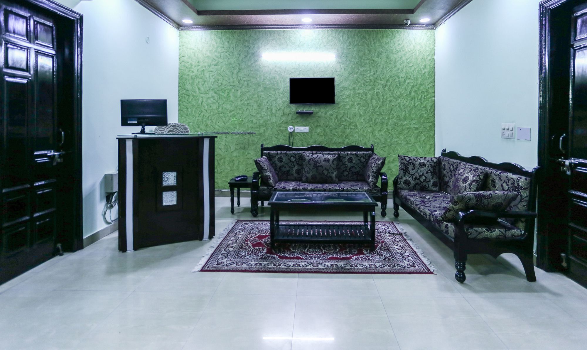 Treebo Trip Sswag 18 Expressway Otel Noida Dış mekan fotoğraf