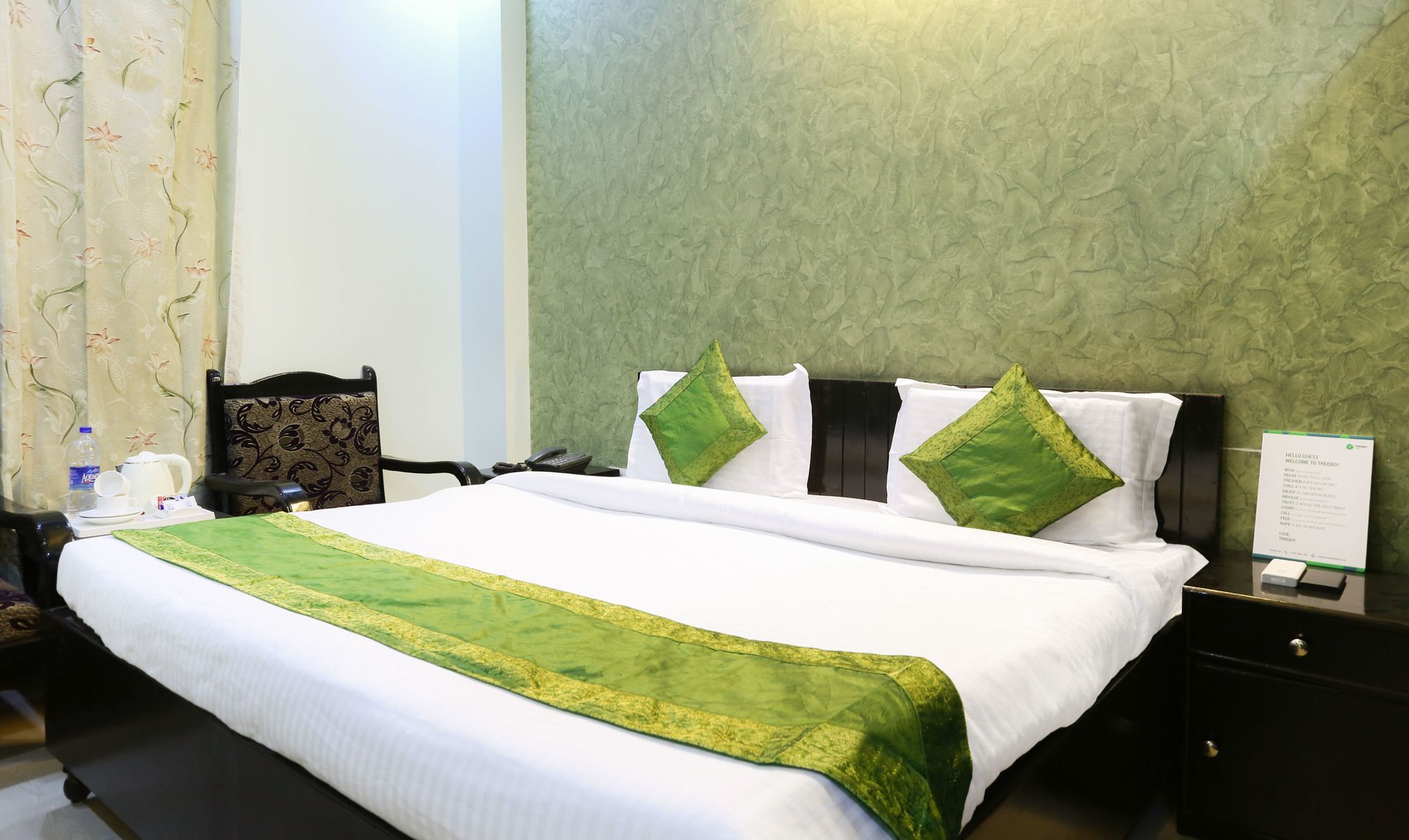 Treebo Trip Sswag 18 Expressway Otel Noida Dış mekan fotoğraf