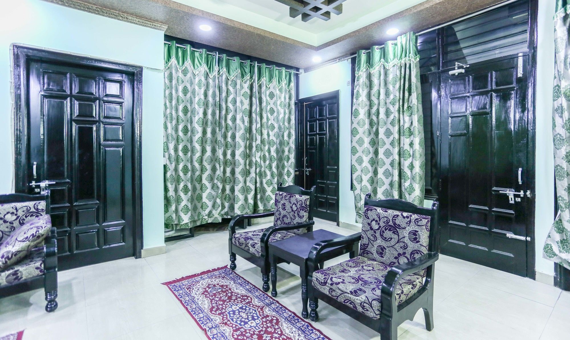 Treebo Trip Sswag 18 Expressway Otel Noida Dış mekan fotoğraf