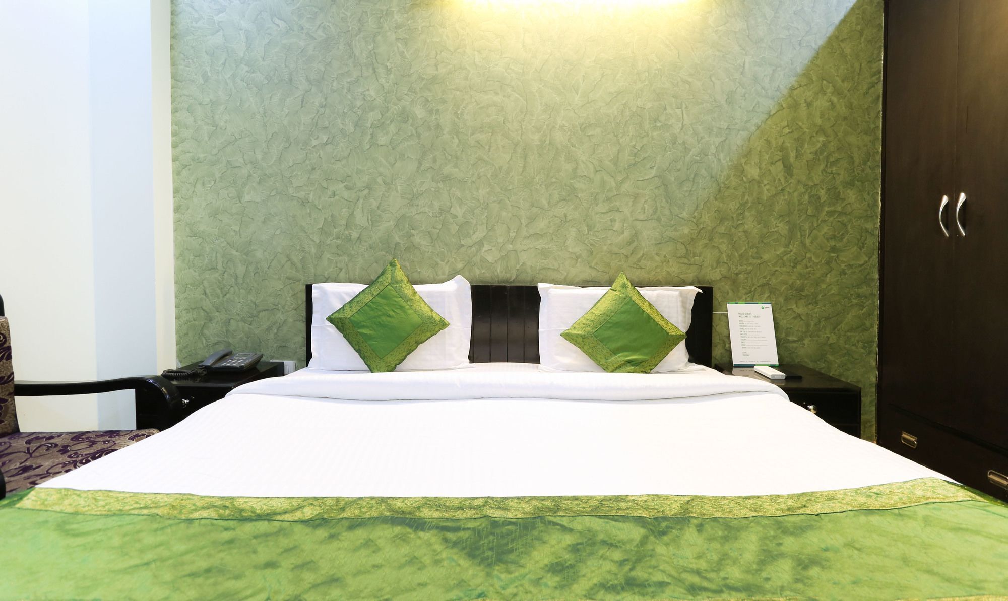 Treebo Trip Sswag 18 Expressway Otel Noida Dış mekan fotoğraf